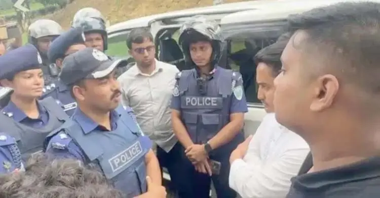 হবিগঞ্জে ১৪৪ ধারা: এনসিপি নেতাদের বহর থামালো পুলিশ