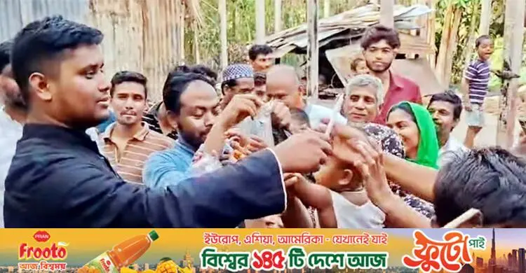 লোডশেডিংয়ের প্রতিবাদে মোমবাতি হাতে মাঠে হাসনাত আবদুল্লাহ