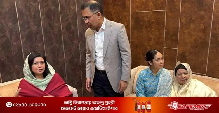 দীর্ঘ ৮ মাস পর মায়ের সঙ্গে তারেক রহমানের আবেগঘন সাক্ষাৎ