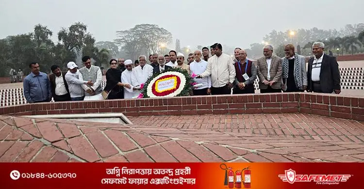 জাতীয় স্মৃতিসৌধে তারেক রহমানের পক্ষ থেকে বিনম্র শ্রদ্ধা