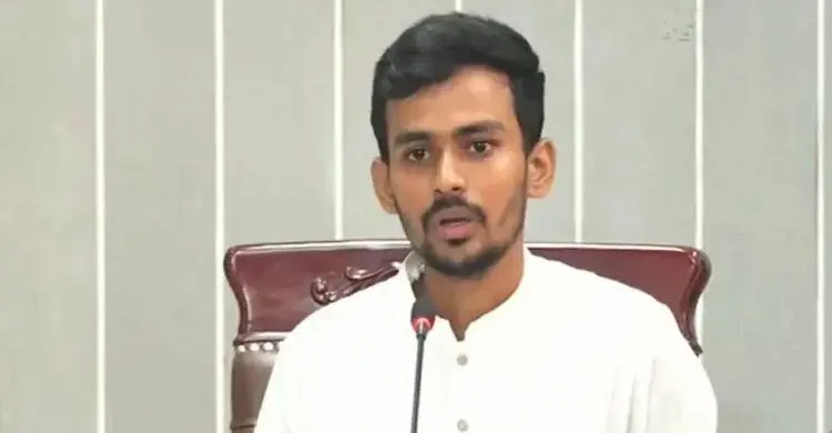 চাঁদাবাজি ও দখলদারত্বের রাজনীতির পরিণতি ভালো হবে না: উপদেষ্টা আসিফ মাহমুদ