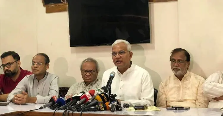 বন্যাদুর্গতদের জন্য বিএনপির ২০ কোটির বেশি ত্রাণ সংগ্রহ: পুনর্বাসন কার্যক্রমেও সহায়তা