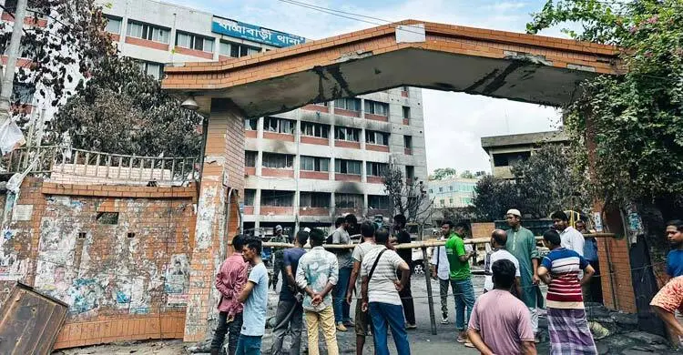 লুট হওয়া ৩৮৭২টি অস্ত্র ও ২ লাখ ৮৬ হাজার ২১৬ রাউন্ড গুলি উদ্ধার